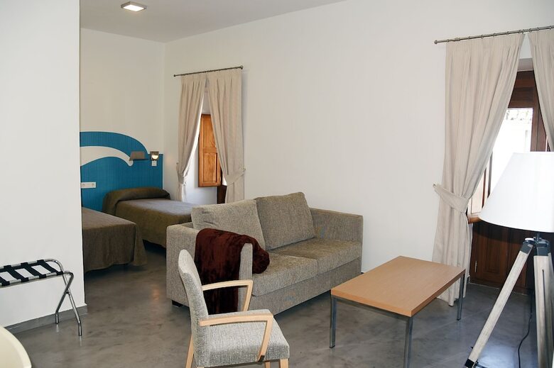 Hostal Albergue Inturjoven Cazorla - Hostel