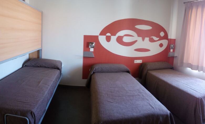 Hostal Albergue Inturjoven Cazorla - Hostel