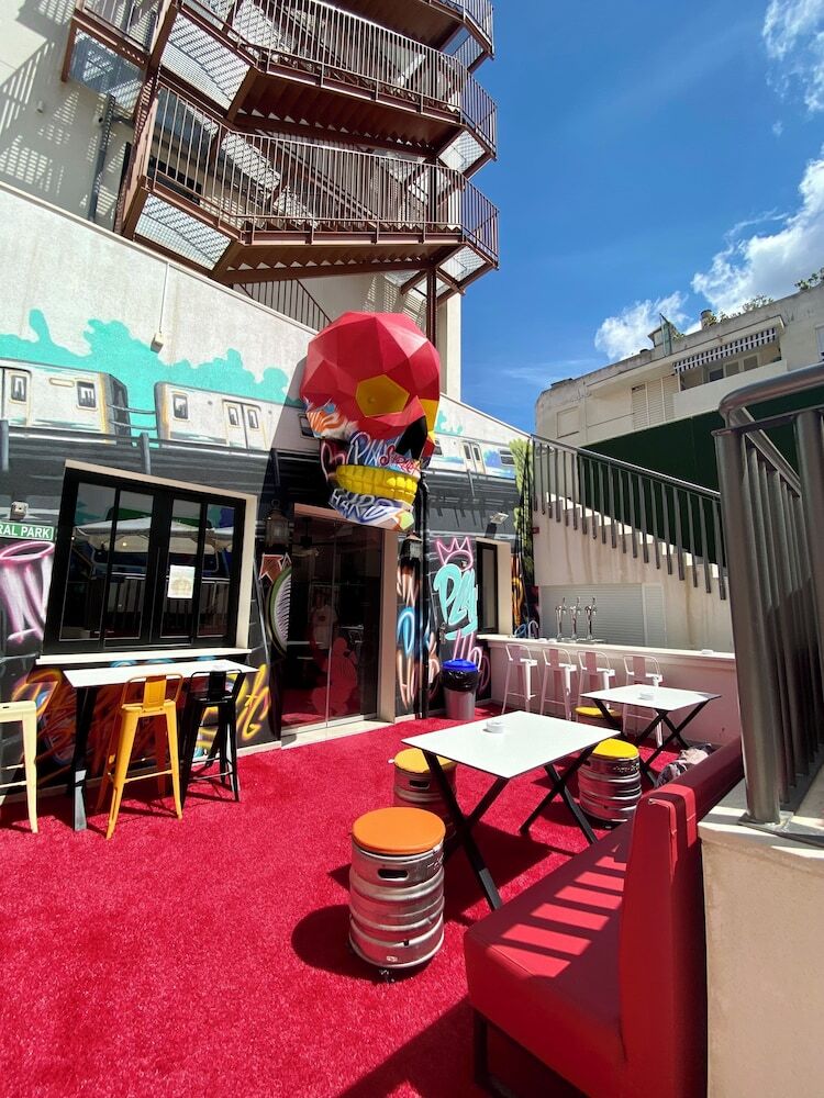 Hostal We Street Hostel - Albergue Juvenil