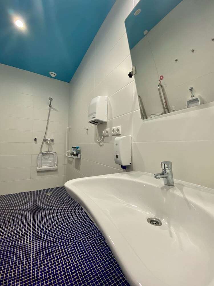 Hostal We Street Hostel - Albergue Juvenil