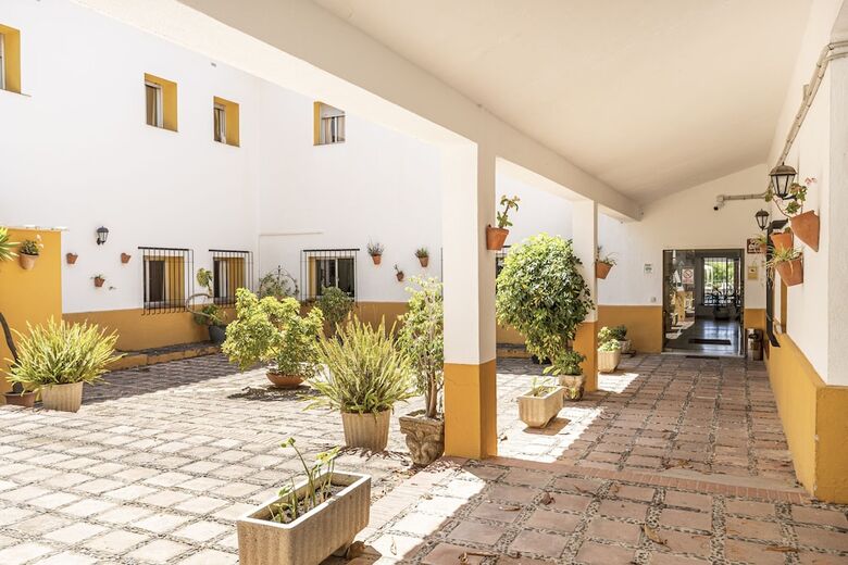 Hostal Marbella Inturjoven Youth Hostel