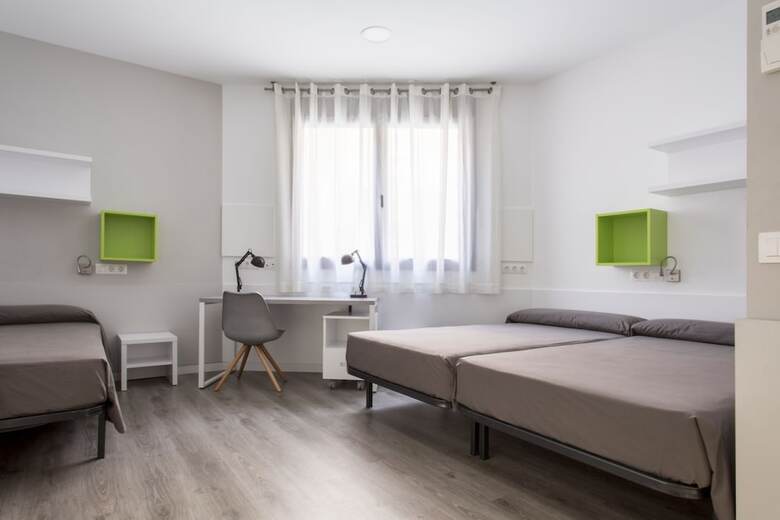 Hostal Residencia Universitaria Resa Barcelona Diagonal - Campus Accomodation