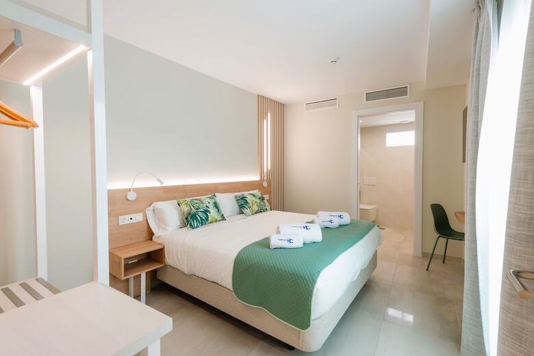 Hostal HC Calahonda Beach Nerja