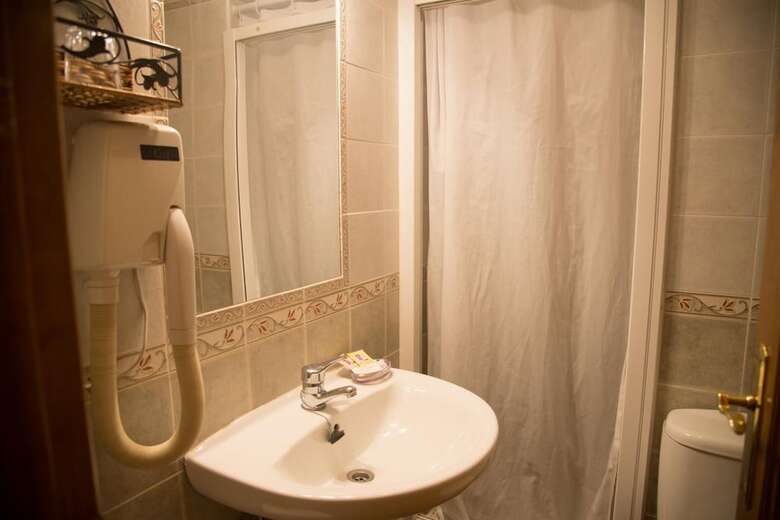 Hostal Hueso