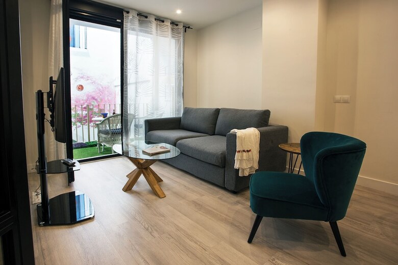 Aparthotel Graffiti Suites M�laga