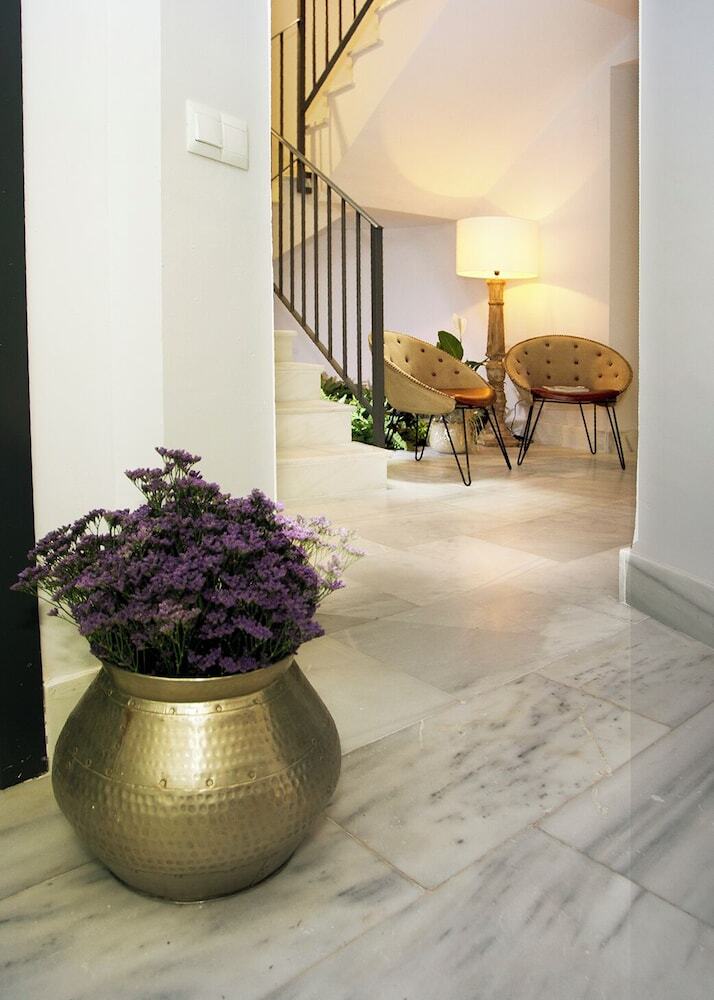 Aparthotel Graffiti Suites M�laga