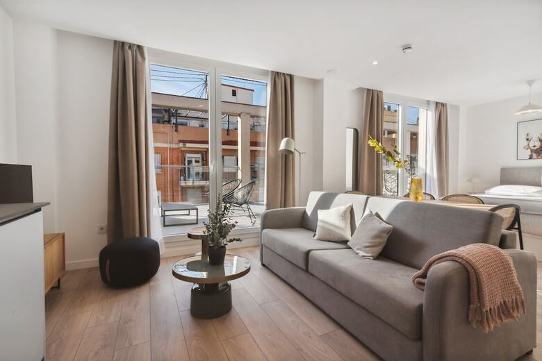 Aparthotel Limehome Valencia Carrer Del Pare Palau