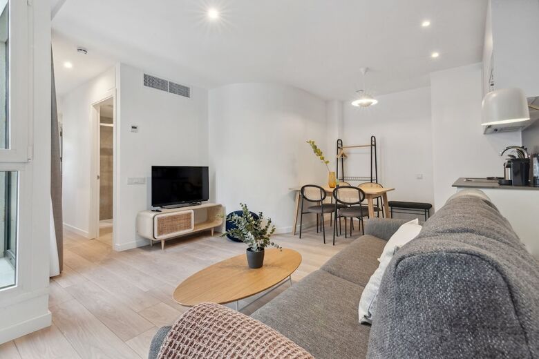 Aparthotel Limehome Valencia Carrer Del Pare Palau