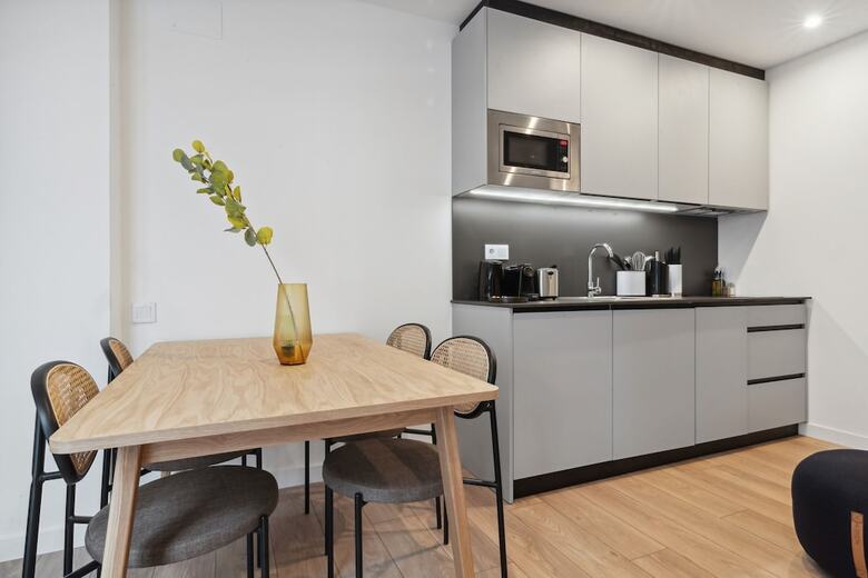Aparthotel Limehome Valencia Carrer Del Pare Palau