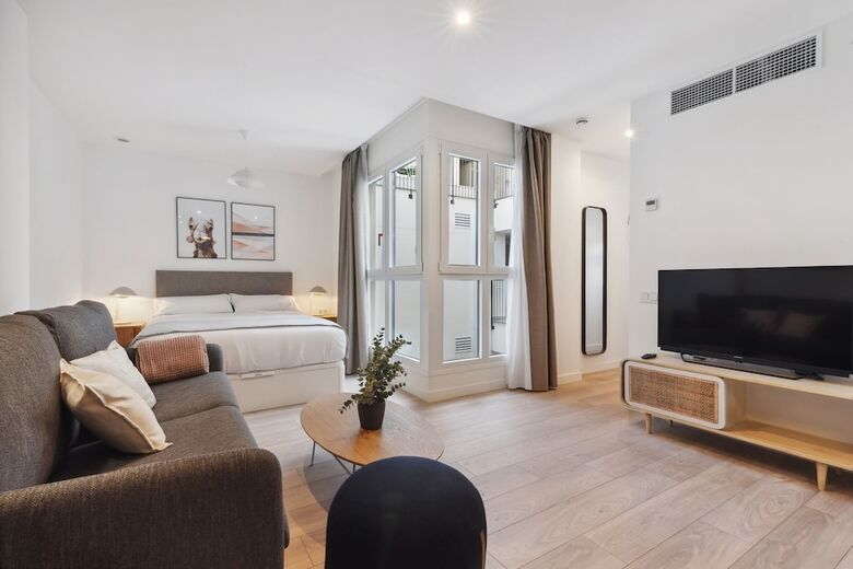 Aparthotel Limehome Valencia Carrer Del Pare Palau