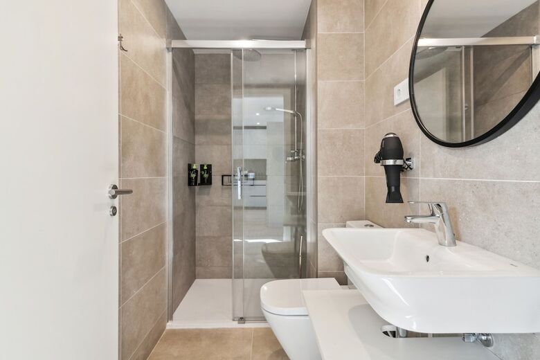 Aparthotel Limehome Valencia Carrer Del Pare Palau