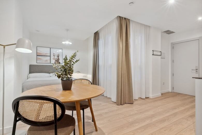Aparthotel Limehome Valencia Carrer Del Pare Palau