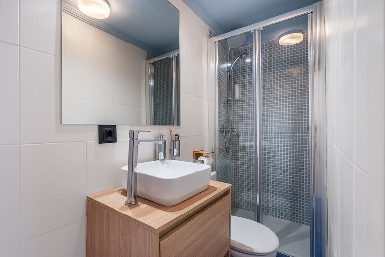 Granada Suites By Olala Homes