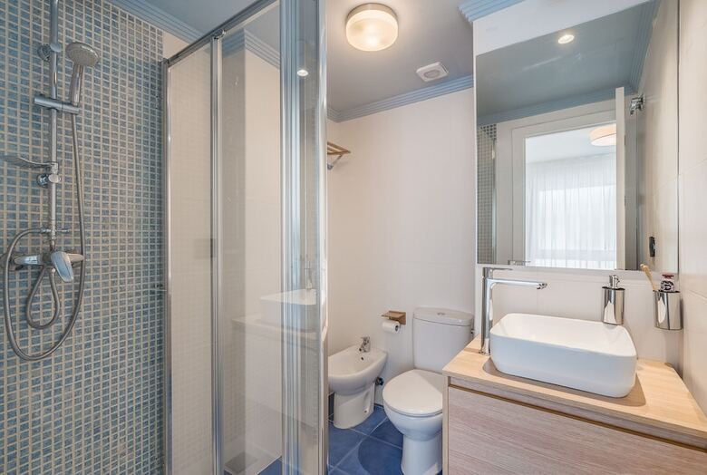 Granada Suites By Olala Homes