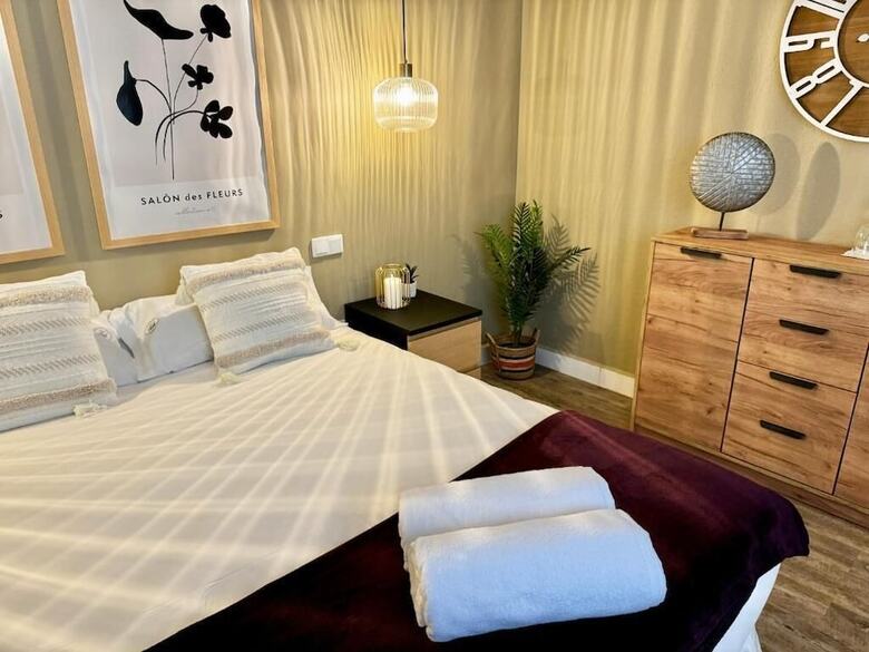 Hostal Tak Boutique Marbella Old Town With Parking