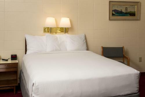 Finlen Hotel And Motor Inn