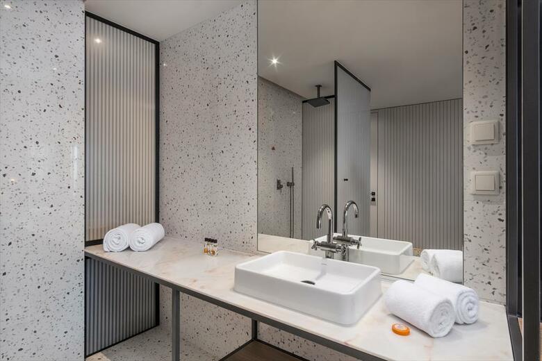 Hotel Next By Savoy Signature
