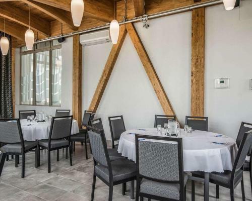 Hotel H�tel Quality Suites Drummondville