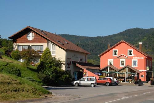 Hotel H�tel Les Chatelmin�s