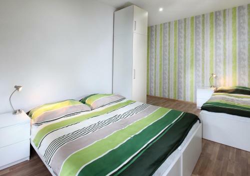 Apartments Kope?n� With Parking