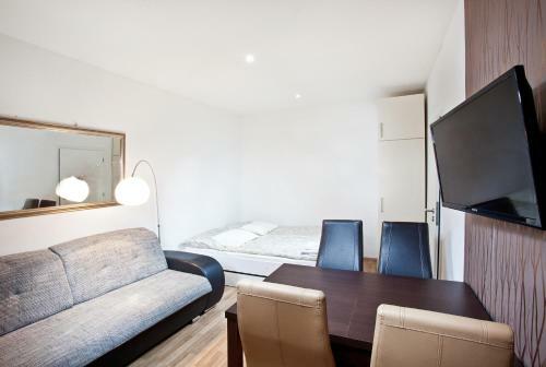 Apartments Kope?n� With Parking