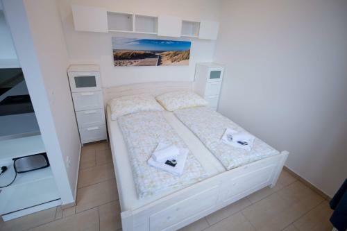 Apartments Kope?n� With Parking