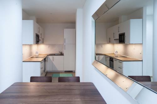 Apartments Kope?n� With Parking