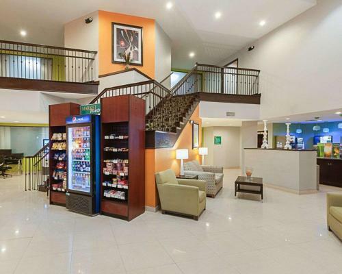 Hotel Quality Suites Sulphur