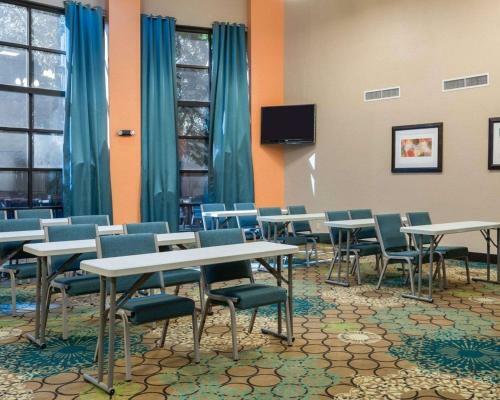 Hotel Quality Suites Sulphur