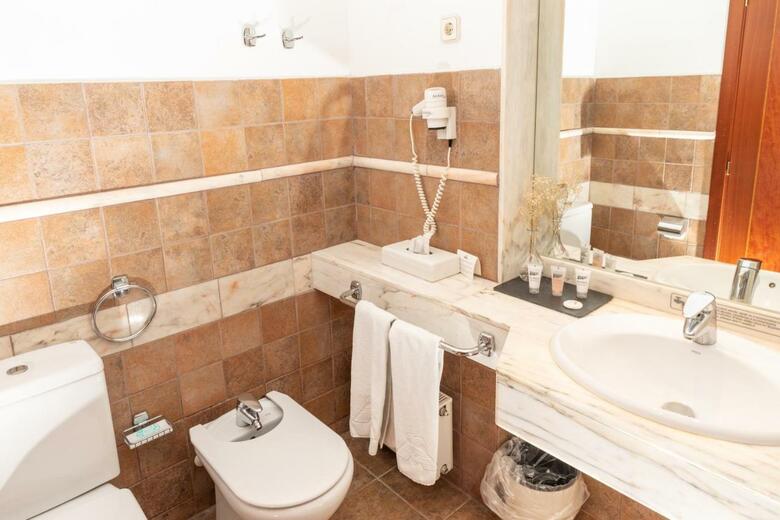 Hotel Termes Montbri�
