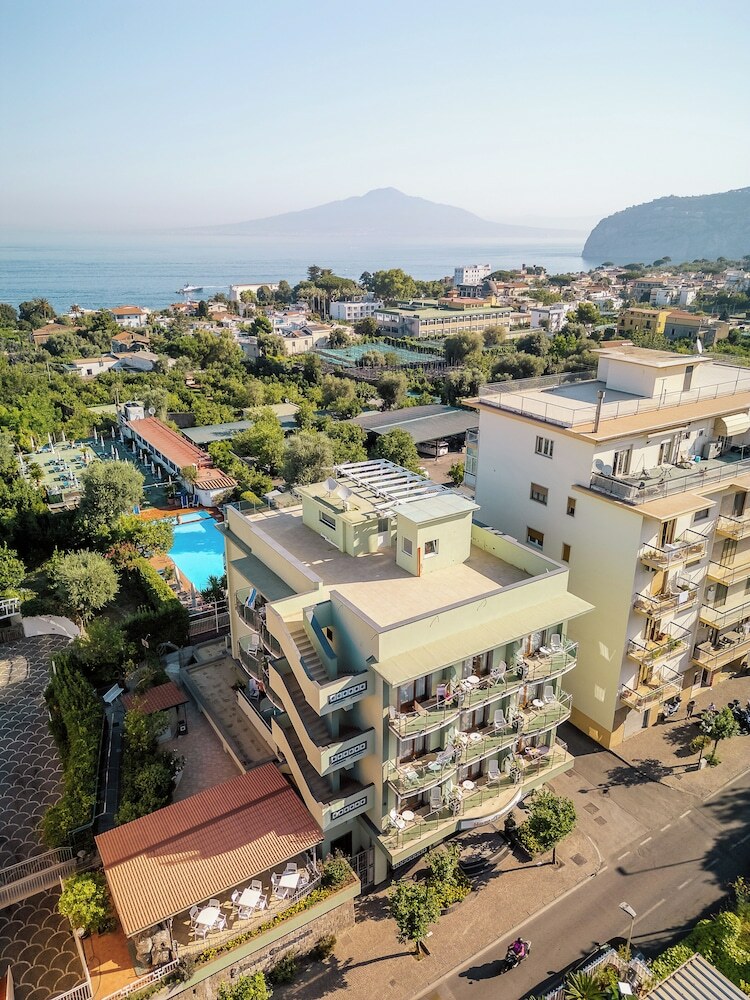 Comfort Hotel Gardenia Sorrento Coast