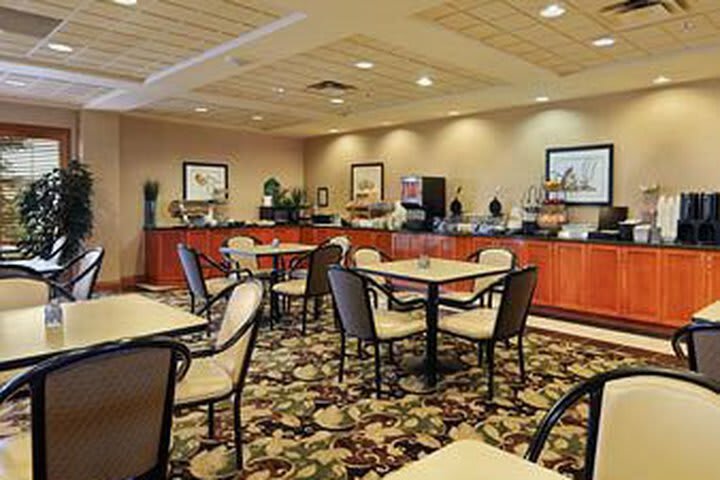 Hotel Wingate By Wyndham - Edmonton West