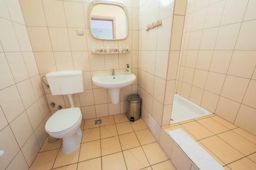 Hotel Wald Economy