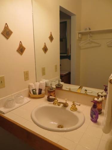 Donner Lake Inn B&B