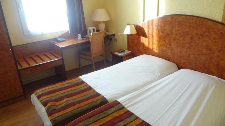 Cottage Hotel