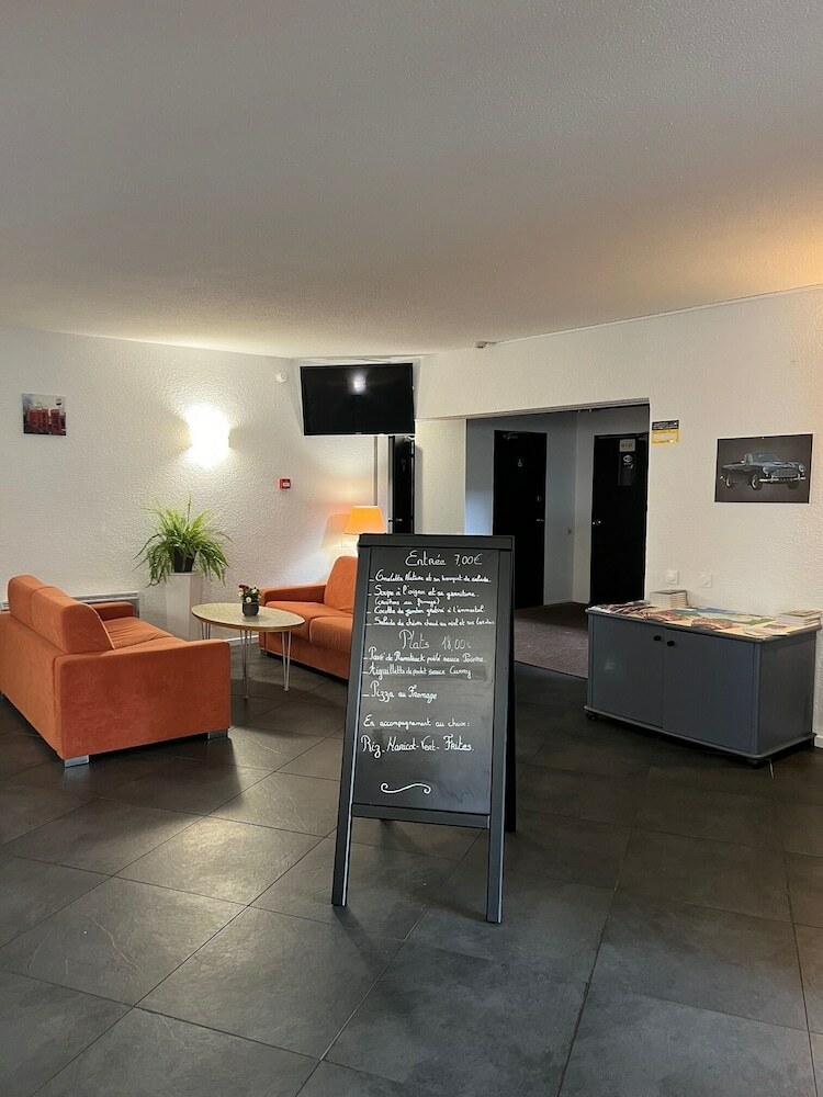 Cottage Hotel