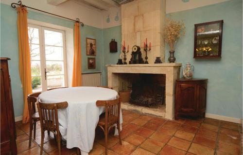 Holiday Home Mas De La Tour De Lubiere