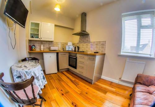 Aparthotel Easton Guest House And Apartments