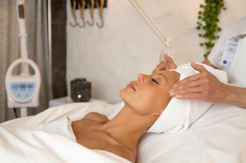 Treetop Spa Hangout & Hotel