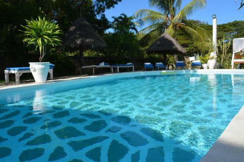 Bed & Breakfast Luna House Moyo Wa Dunia Ltd