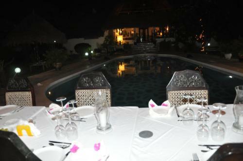 Bed & Breakfast Luna House Moyo Wa Dunia Ltd