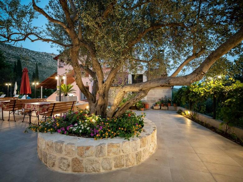 Apartments Njiric