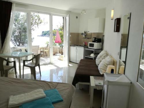 Apartamentos Beach House More