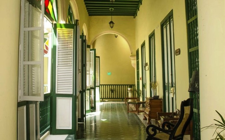 Hotel Conde De Villanueva