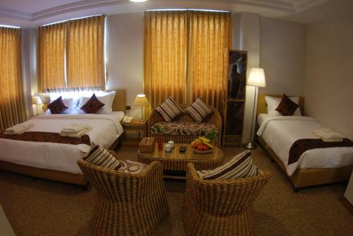 Holiday Hotel