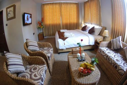 Holiday Hotel