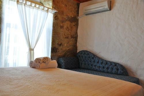 Hostal Imerek Tas Ev Hotel