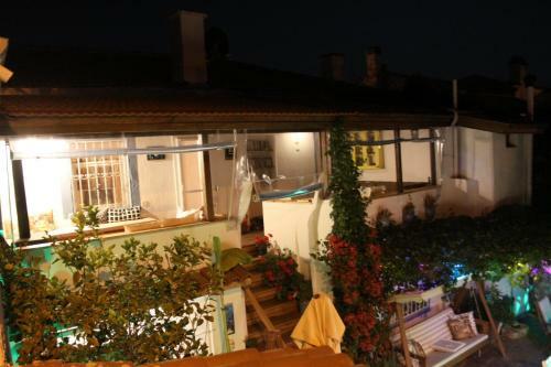 Hostal Imerek Tas Ev Hotel