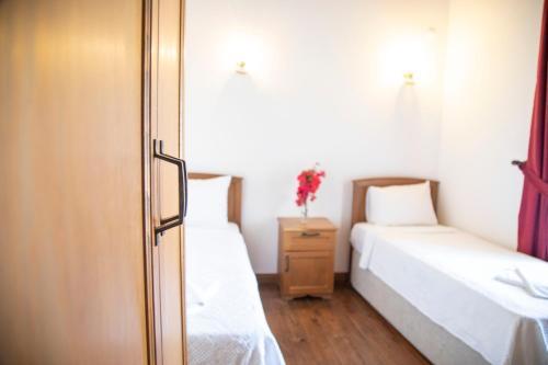 Hostal Ta?delen Hotel