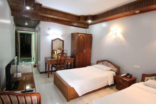 Royal White Elephant Hotel